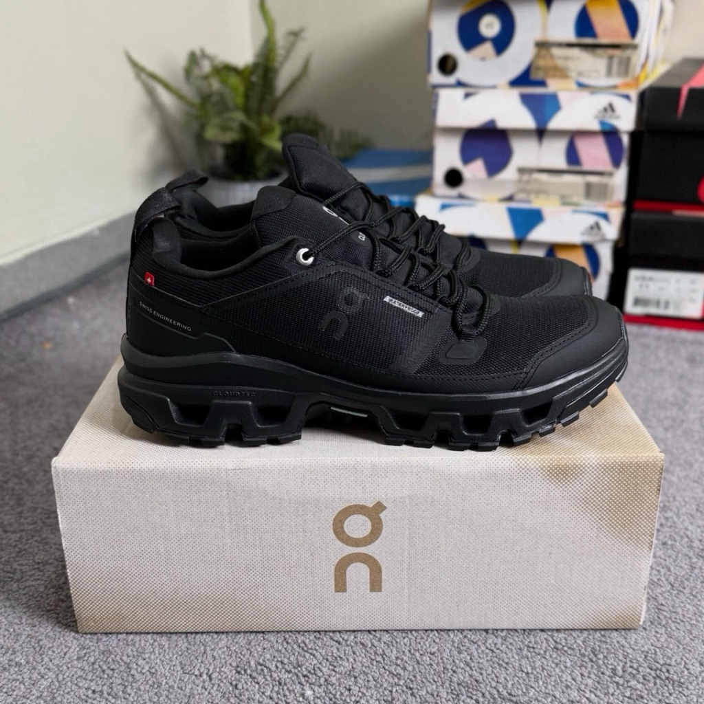 ON RUNNING ON CLOUD CLOUDROCK LOW WATERPROOF BLACK