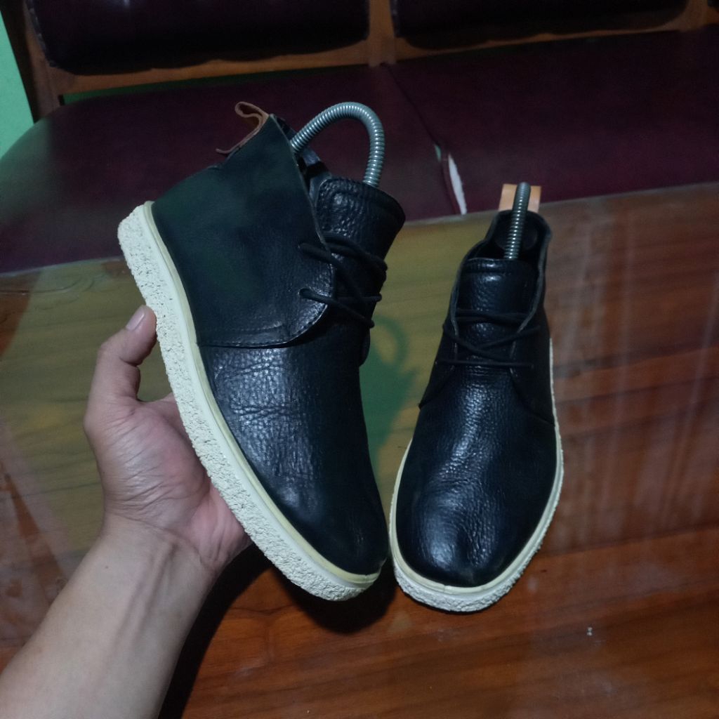 ECCO MID LEATHER SEPATU KULIT SNEAKERS PRIA WANITA SECOND BRANDED