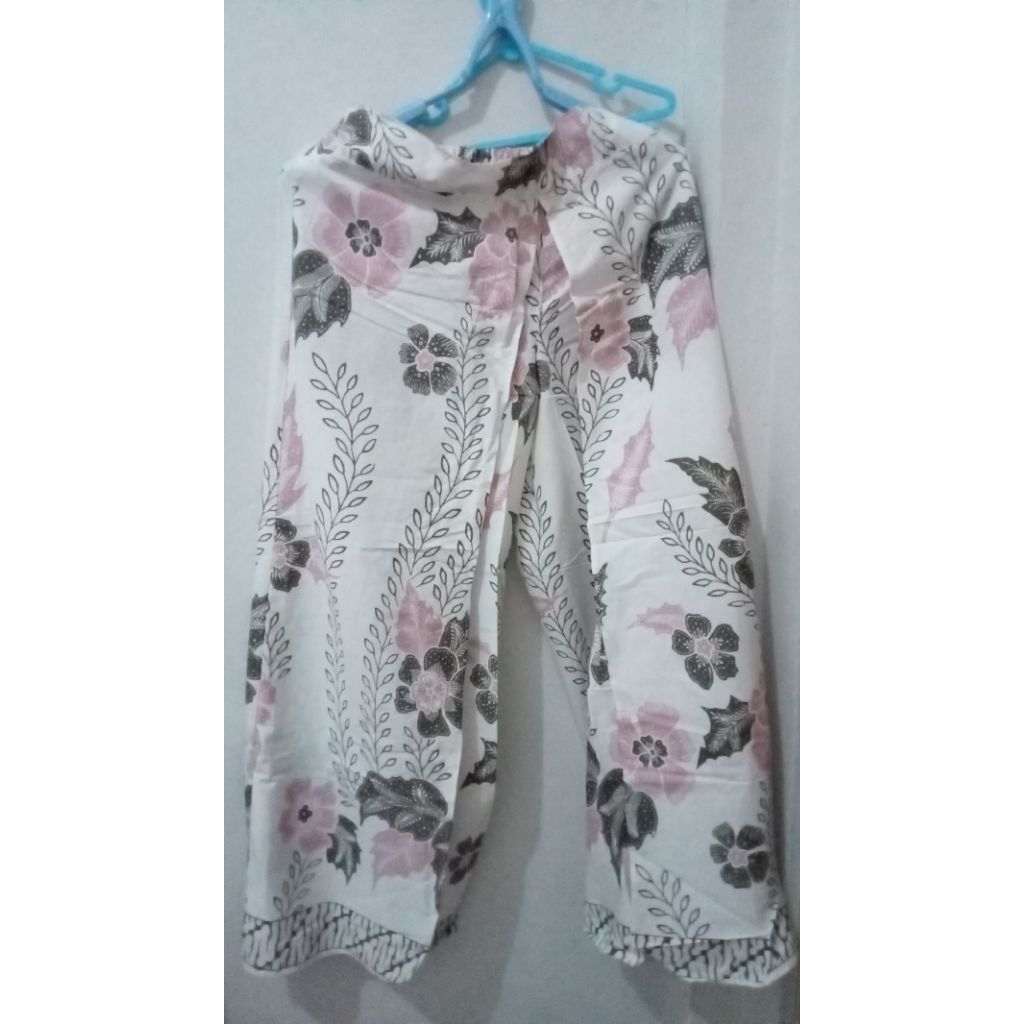 [PRELOVED] Kulot Celana Rok Batik Wanita Modern Asli Jogja