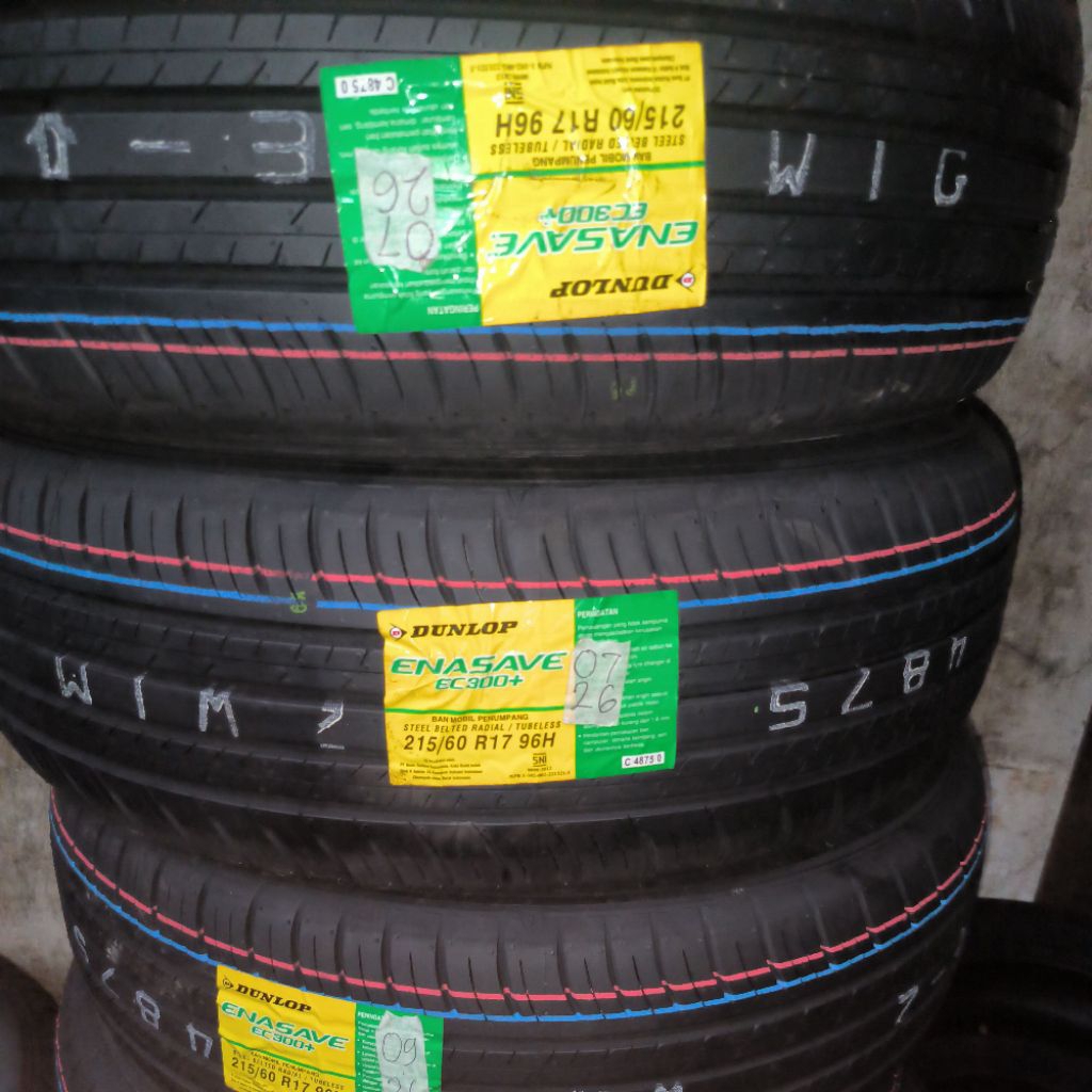 Dunlop Enasave 215/60R17 Dot : 26