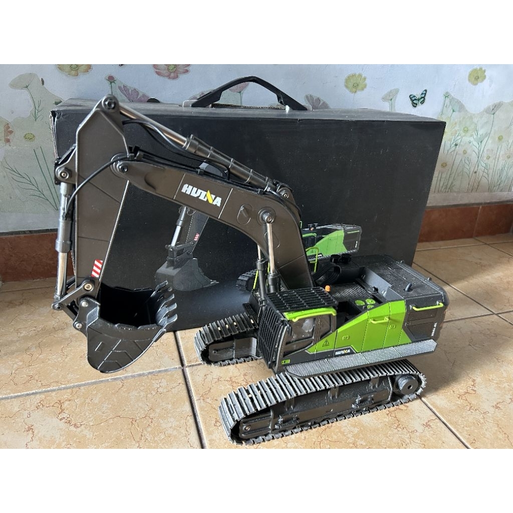 RC Excavator Huina 1593 fullset second