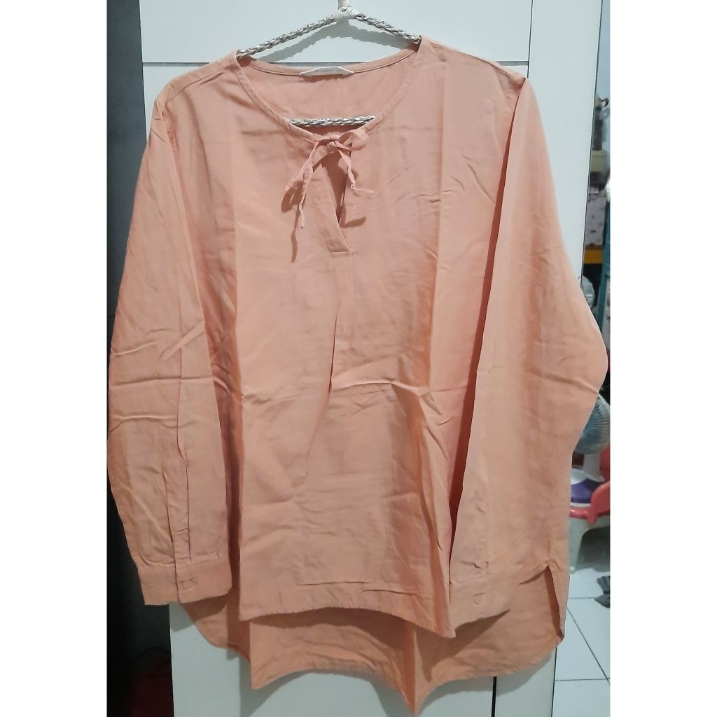 Preloved - Blouse kerja polos wanita merk Et Cetera