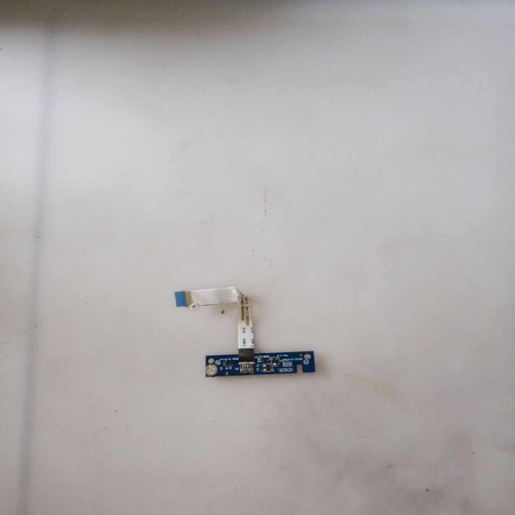 Switch on off laptop Acer Aspire one KAV10