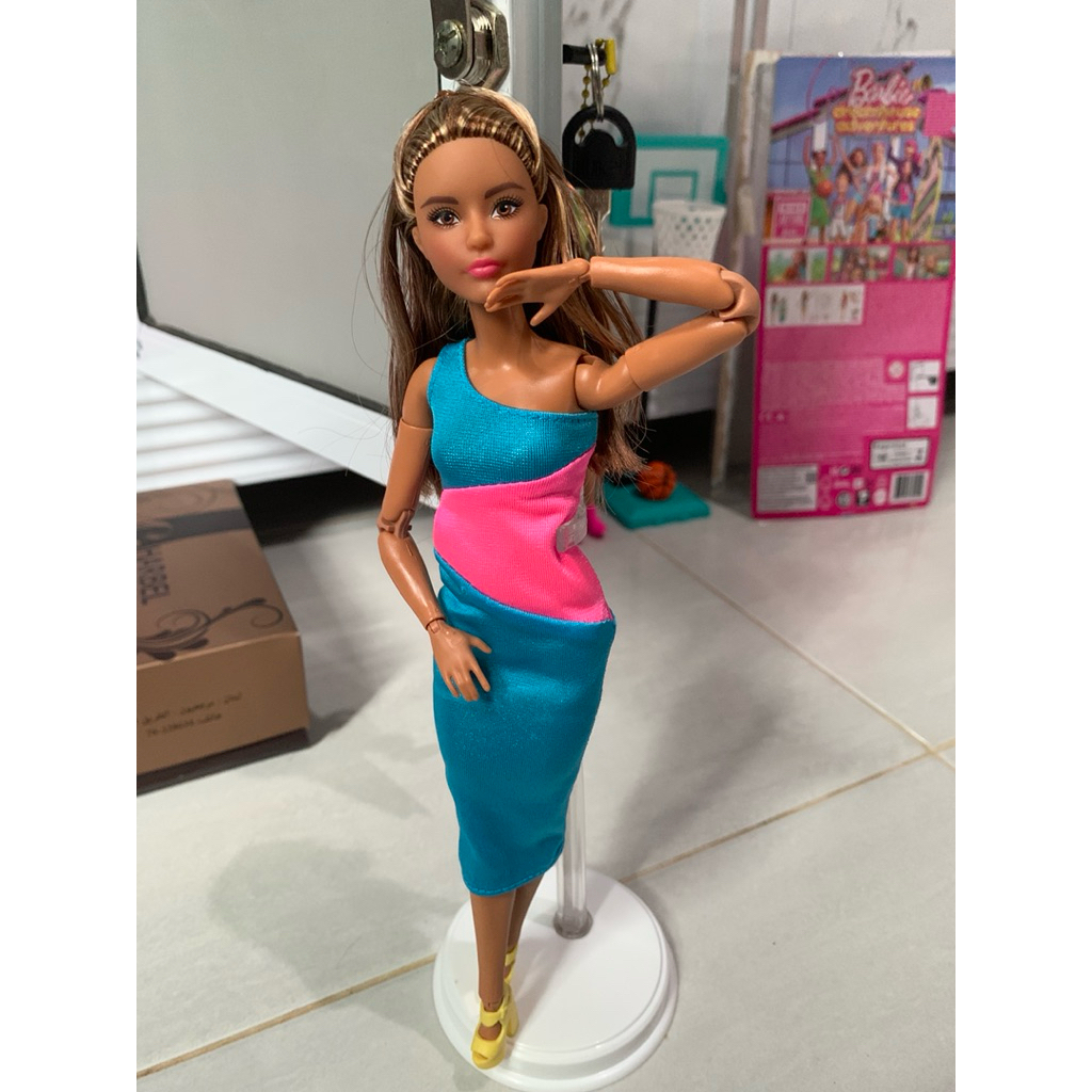 BARBIE MTM LOOK PETITE BONEKA