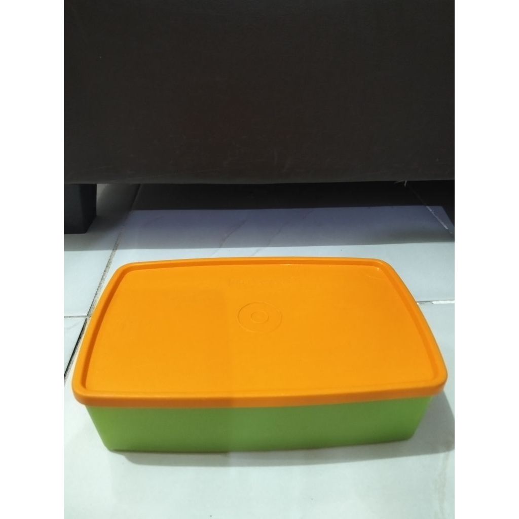 Tupperware tempat sayur/lauk/kue pak n store
