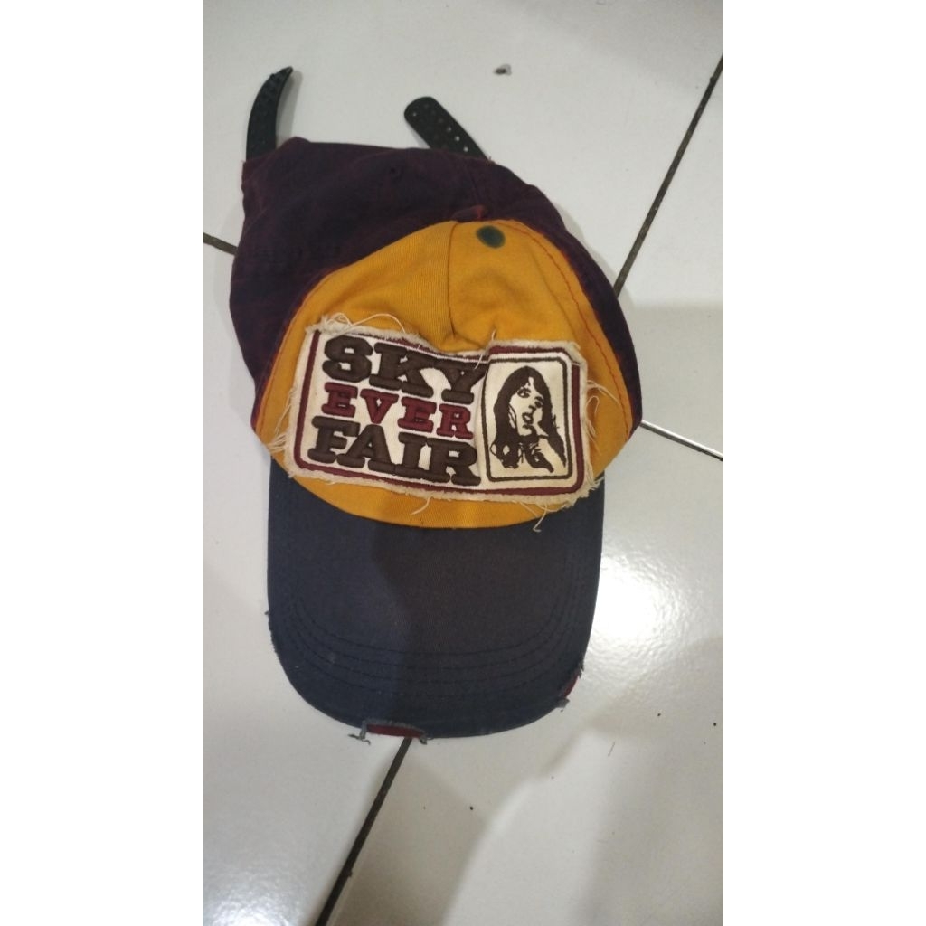 topi ripped