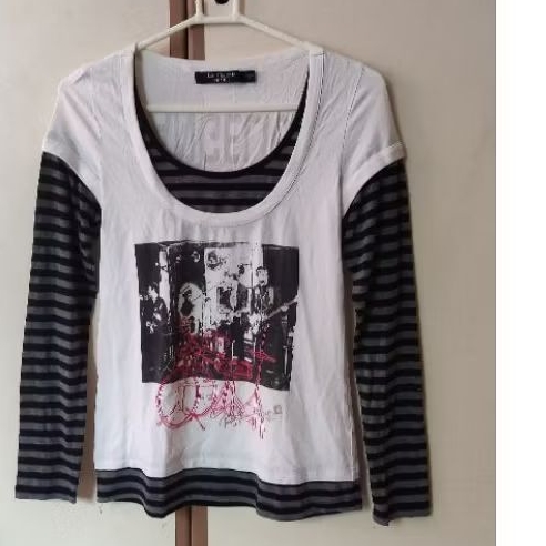 Kaos Lengan Panjang Garis Hitam Putih