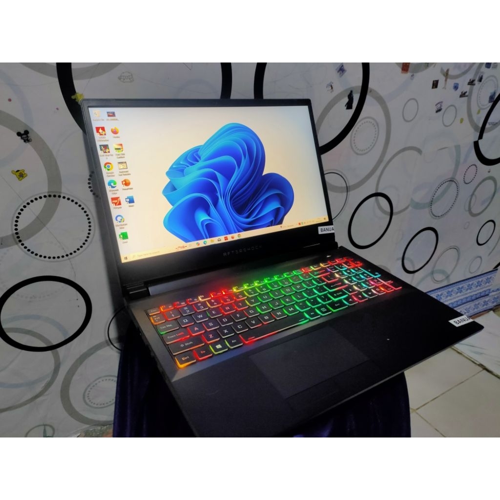 Laptop Gaming RTX 2070 Ram 16Gb SSD 512Gb normal lancar