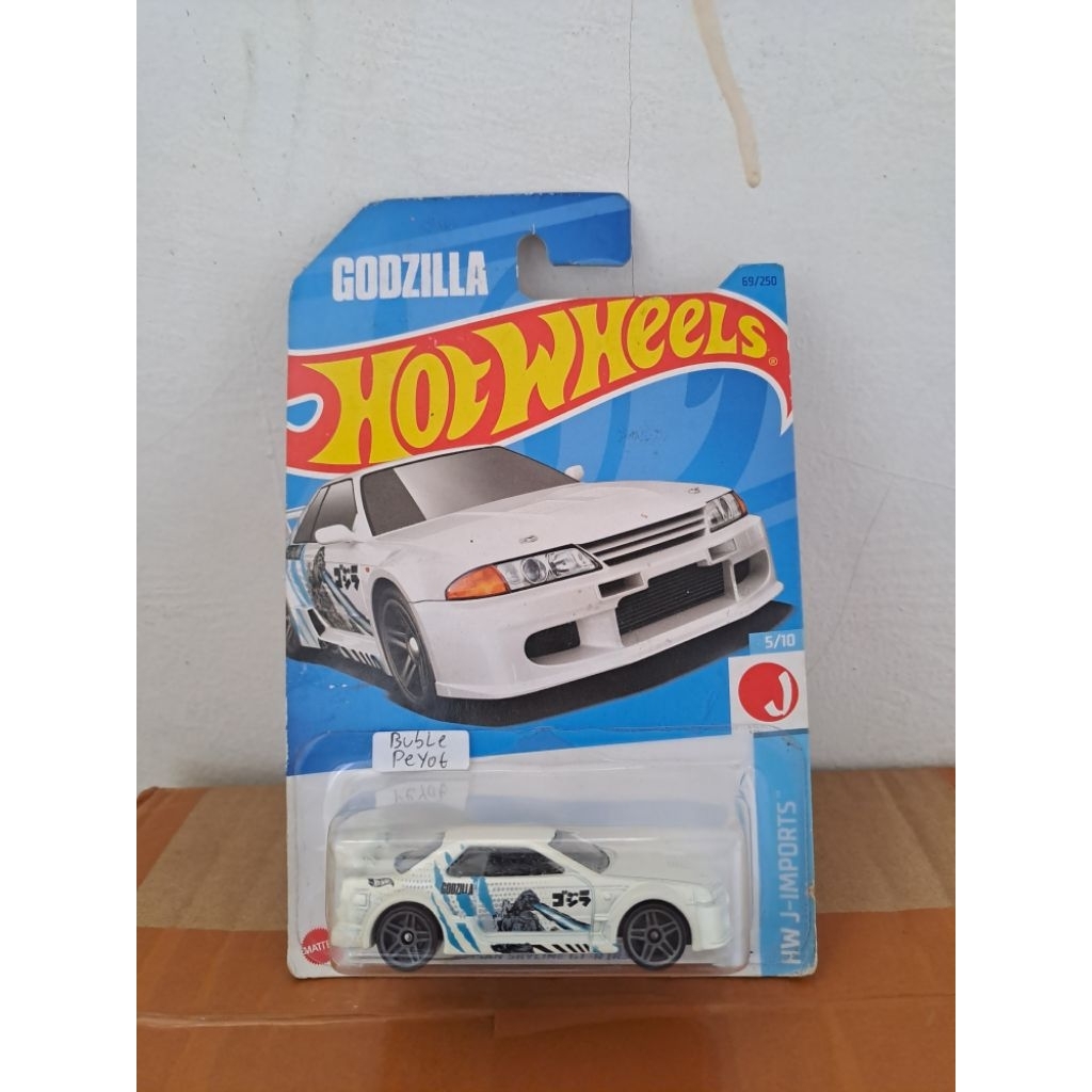 Hot Wheels Skykine R32 Godzilla + protektor