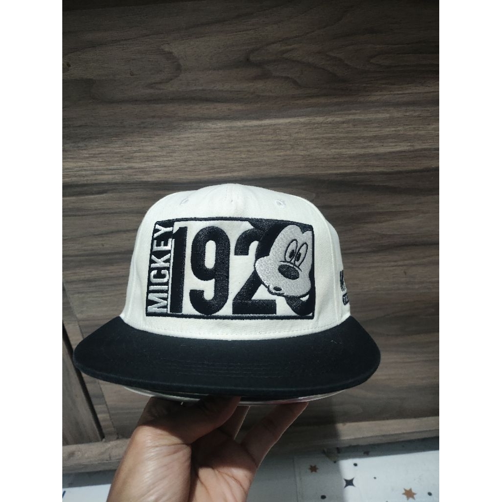 Mickey Mouse topi Mickey Mouse two tone big logo bordir tag Mickey mouse disney