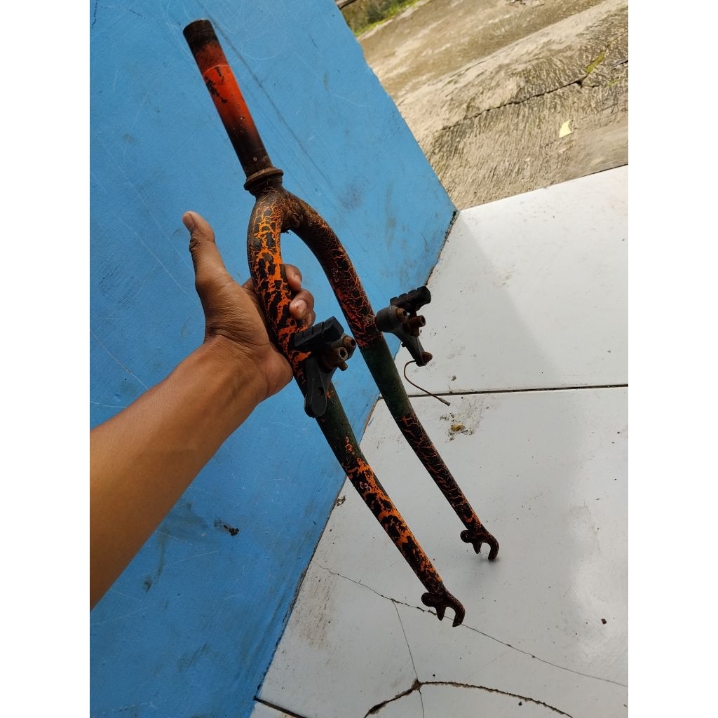 FORK SEPEDA MTB BAN 26 JADUL RIGID STANDAR STEERTUBE 135 MM DRAT DO TEBAL ANTIK