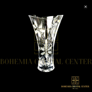 Bohemia Crystal - Majestic Kristal Vase with Intricate Patterns