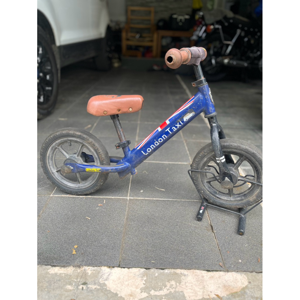 Balance Bike London Taxi preloved