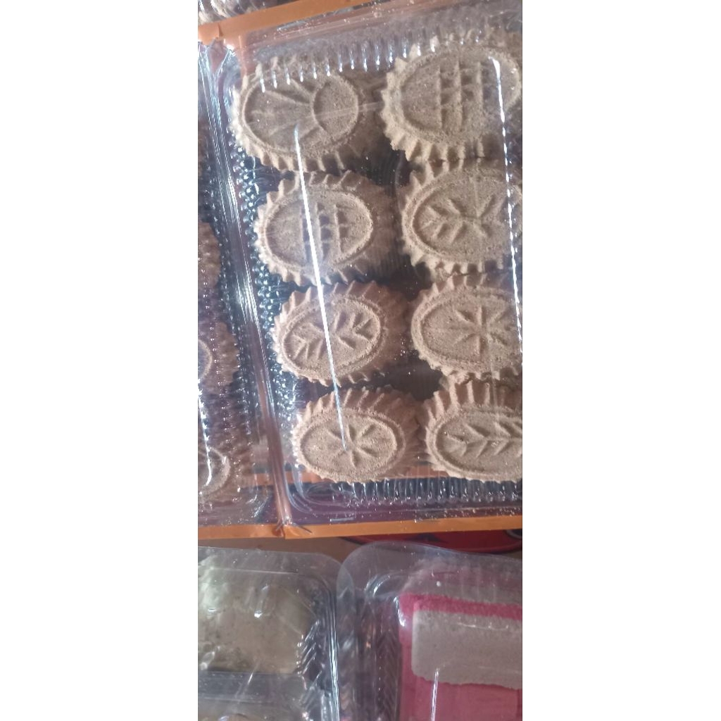 kue khas sulawesi kue putu pulut dan putu kacang hijau