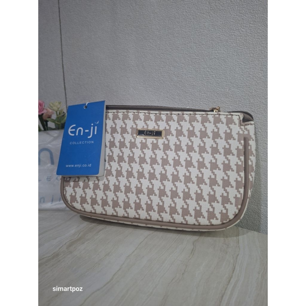 ENJI PALOMINO NEW & PL