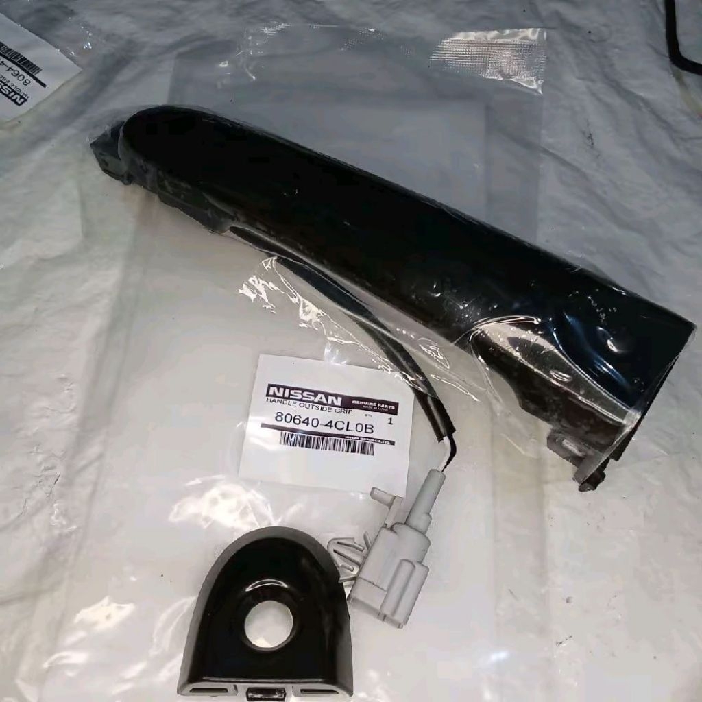 HANDLE HANDLE PINTU LUAR DEPAN NISSAN JUKE SET SENSOR ASLI NISSAN