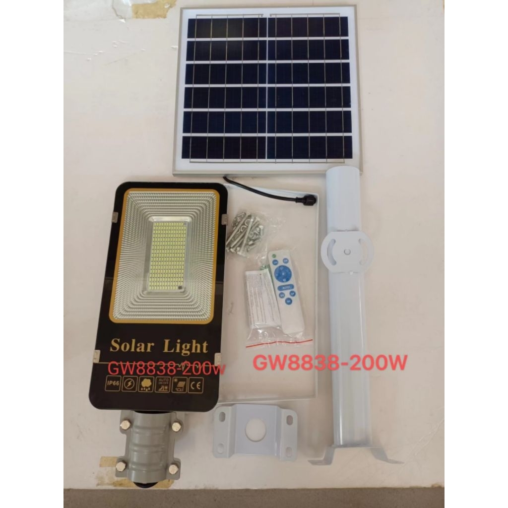 LAMPU PJU TENAGA SURYA TWO IN ONE
