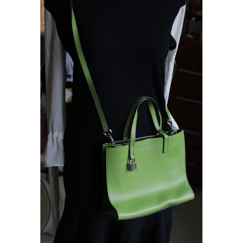 Marc Jacobs Mini Grind Tote Bag in the color Peridot - Green