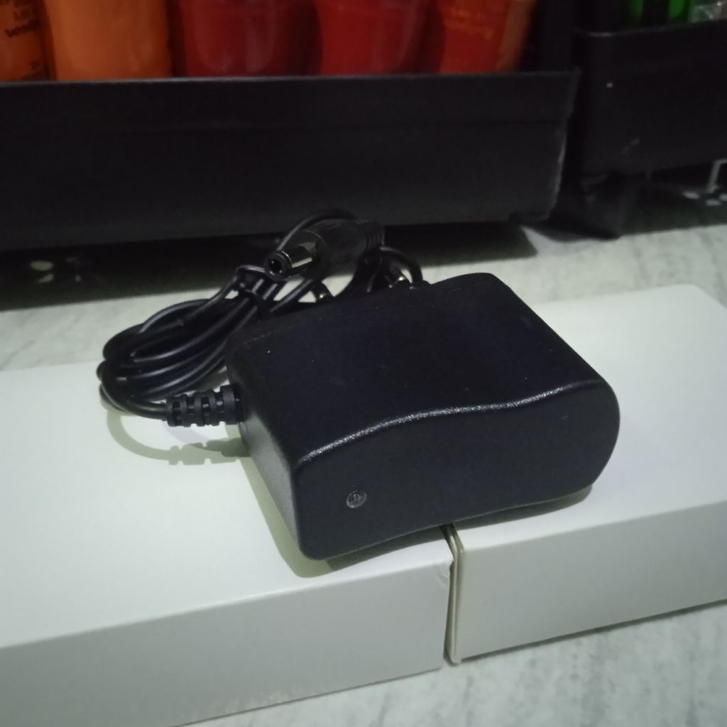 Adaptor 12v 1 Ampere