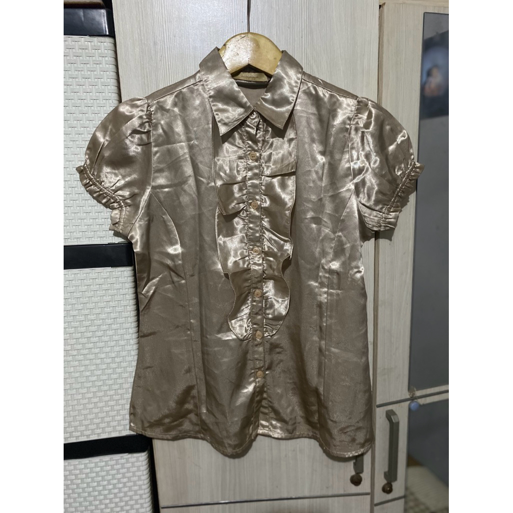 KEMEJA WANITA BAHAN SATIN PREMIUM SIZE m branded cole