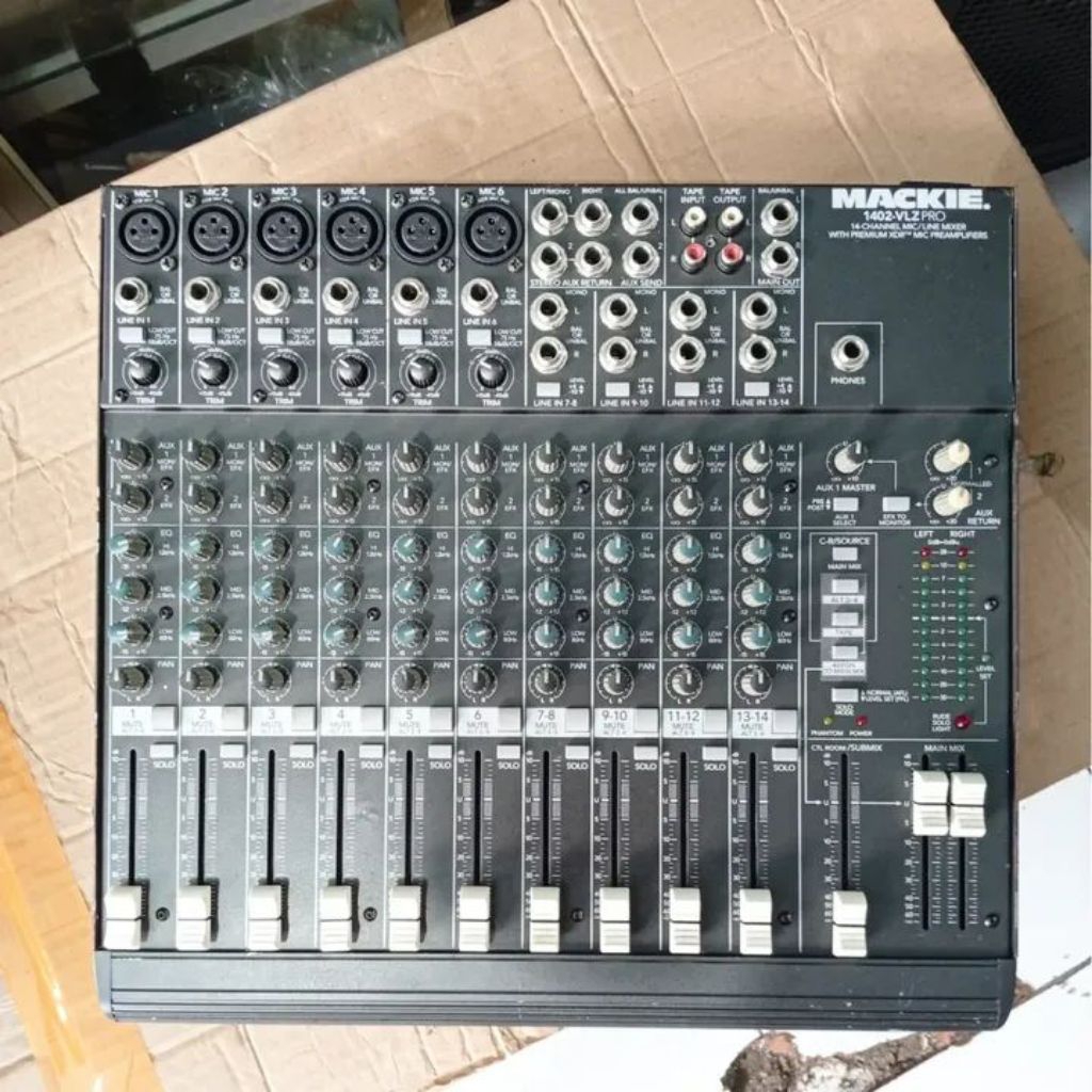 mixer Mackie 1402 USA original