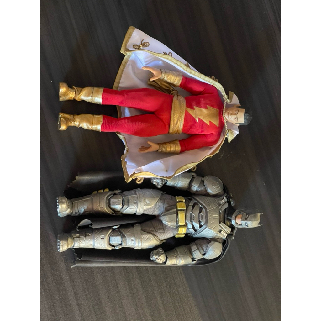 Mezko Batman bat armored dan Shazam custom mezco