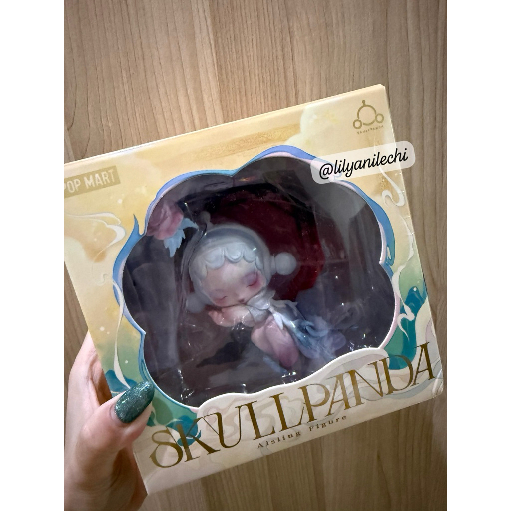 Ready Stock Skullpanda aisling figure blister pack.pajangan sp seri valentine limited