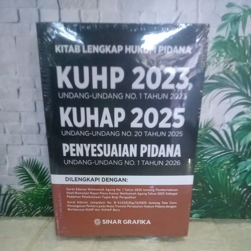 buku kitab lengkap hukum pidana KUHP 2023 KUHP 2025 penyesuaian pidana tahun 2026