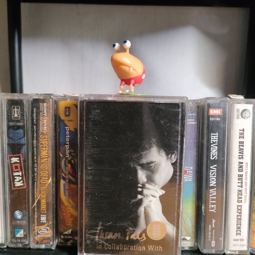 Kaset Pita Iwan Fals In Collaboration With Aku Bukan Pilihan