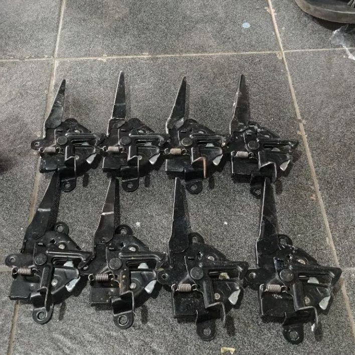 Lock Kap mesin Granmax Luxio - Original