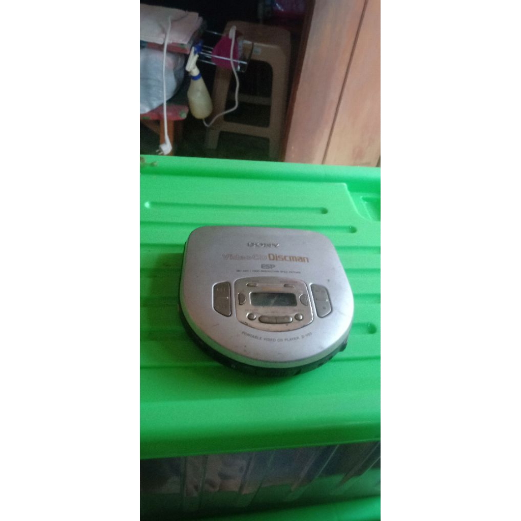 SONY VIDEO CD DISCMAN ESP 1BIT DAC/HIGH RESOLUTION STILL PICTURE PORTABLE VIDEO CD PLAYER D-V55 NORM
