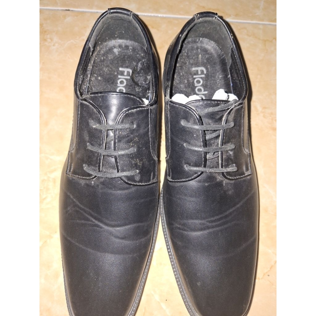 Sepatu Fladeo
