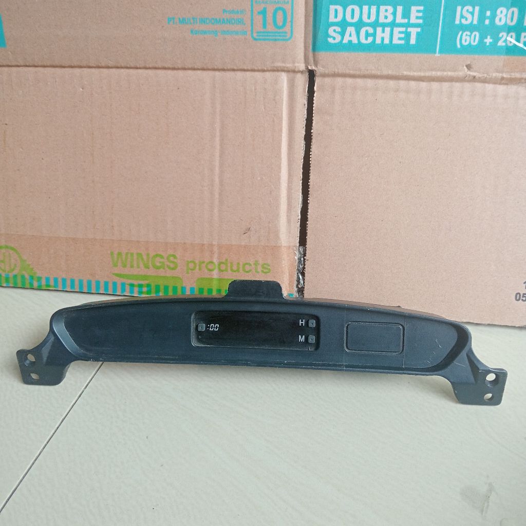 Jam Meja Dashboard Innova 2005 - 2013 Original