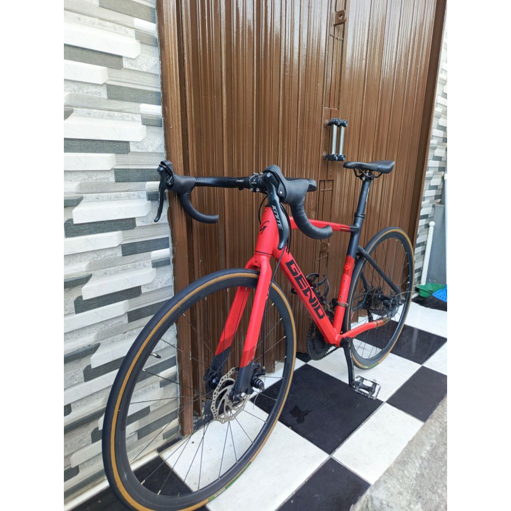 SEPEDA ROADBIKE GENIO BREAKER 2.0