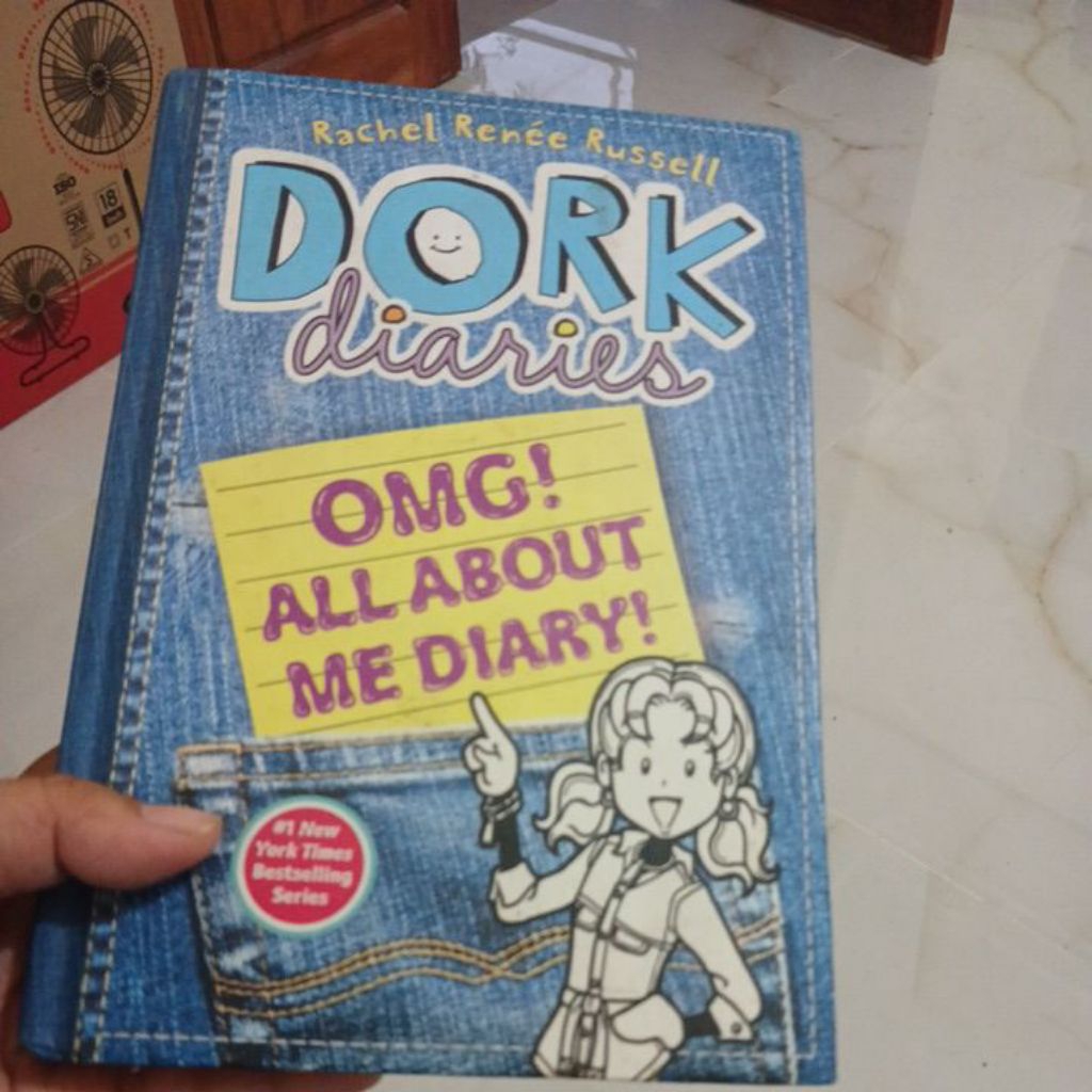 BUKU DORK DIARIES
