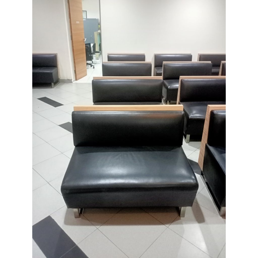 Sofa bekas kantor
