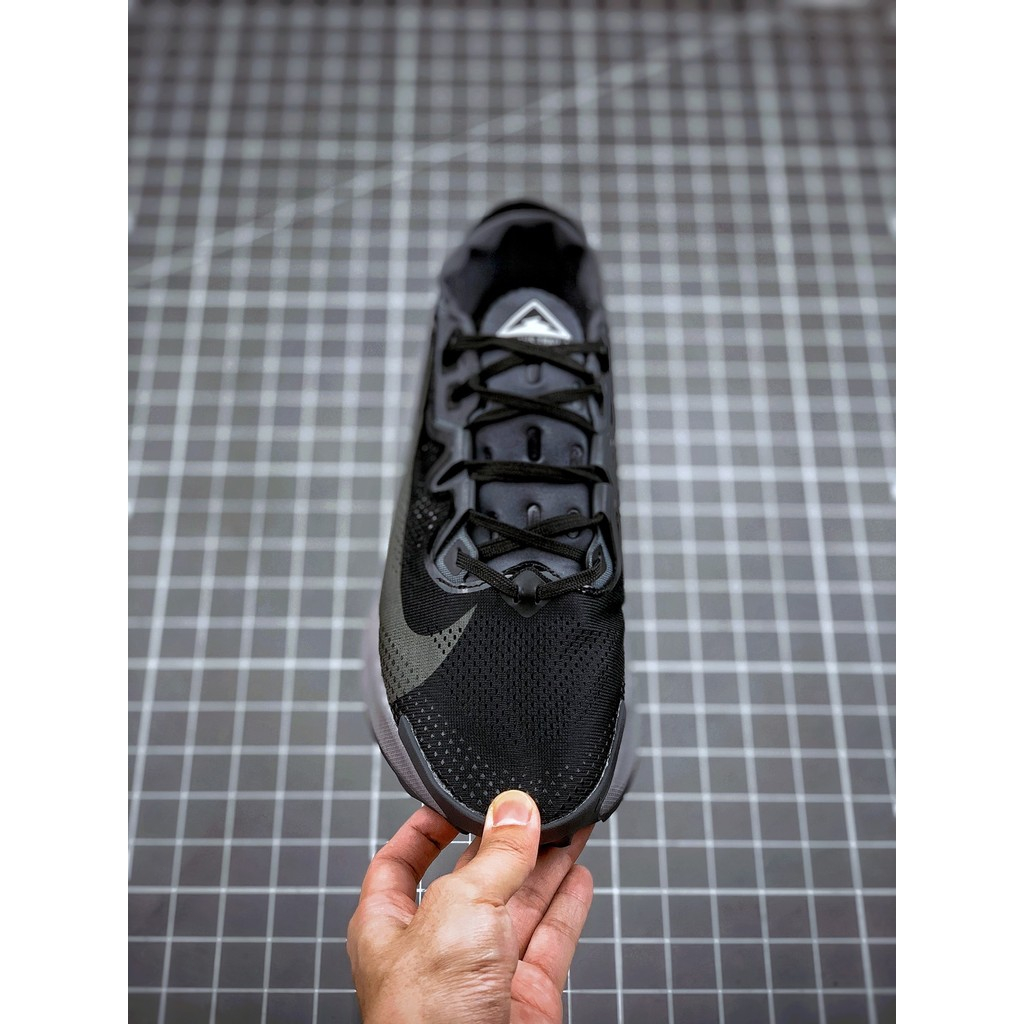 Pegasus Trail 2 Hitam Abu-Abu - Sepatu Lari Low Top Pria Ringan Anti Slip