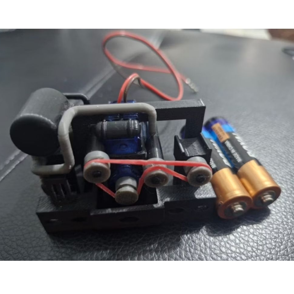 Miniatur mesin bus RKC dengan baterai lengkap