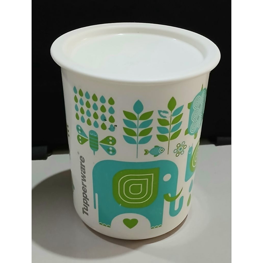 toples karakter tupperware prelove kapasitas 1,2 liiter