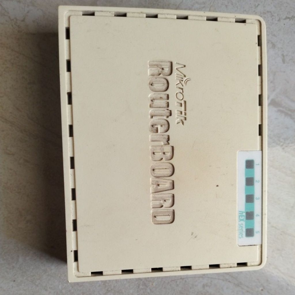 Mikrotik RB750GR3 Router - Bekas Pake, Masih Sehat 100%, Dijual Karena Upgrade