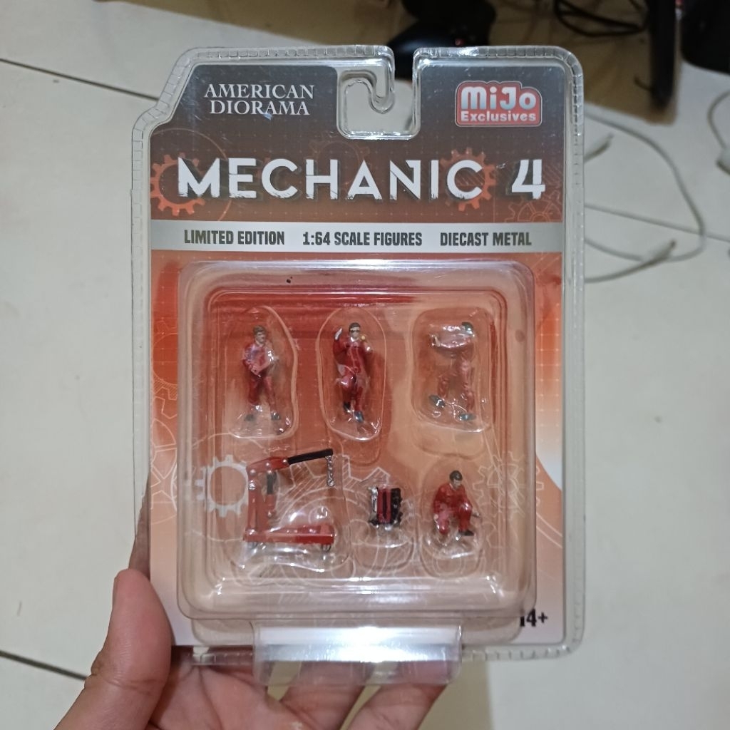 American Diorama mechanic 4
