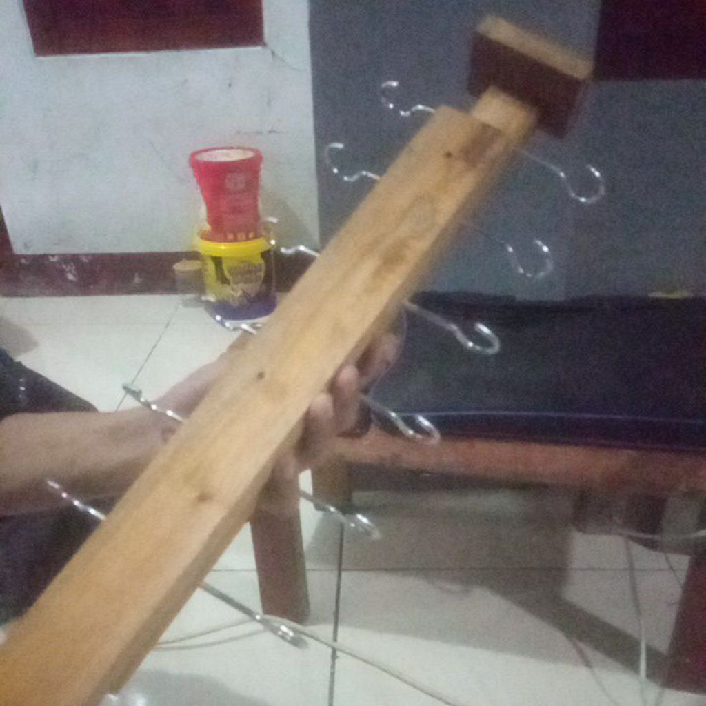 Rak gantung dorong panci minimalia modern kayu mahoni