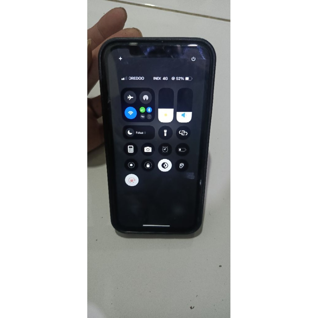 iphone xr 4/64 second white