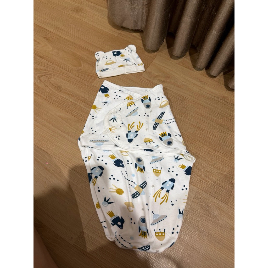 bedong instan set dengan topi newborn