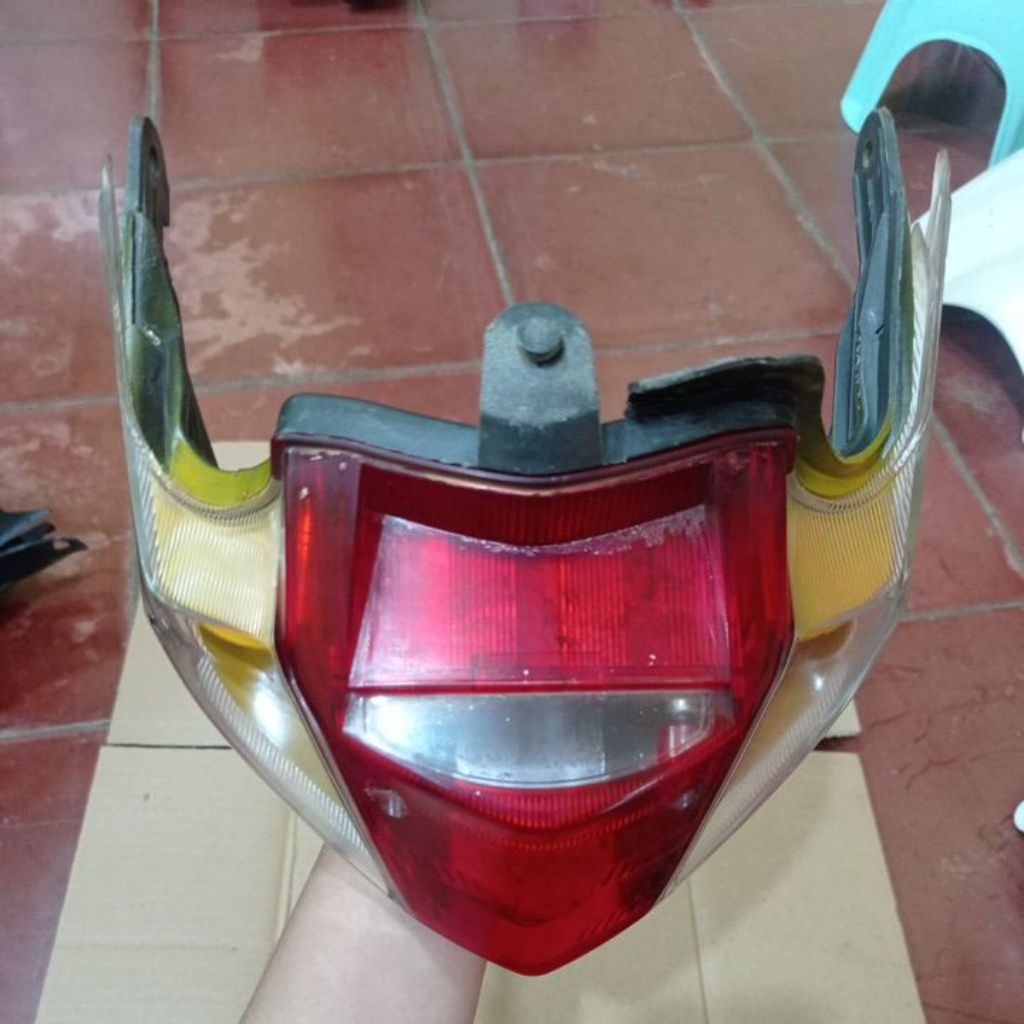 LAMPU REM BELAKANG BEAT KARBU MODIF KUNING