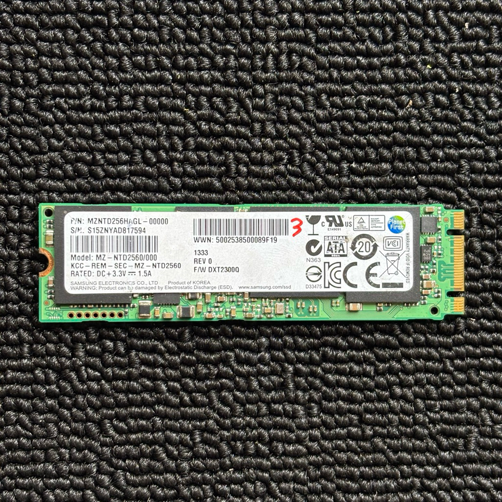 SSD M.2 SAMSUNG 256GB RUSAK