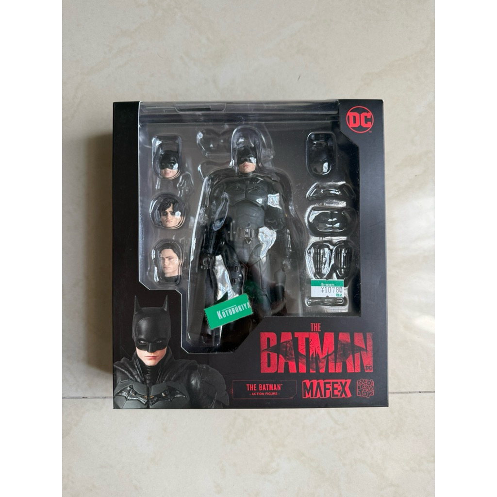 Mafex No. 188 | The Batman - Robert Pattinson