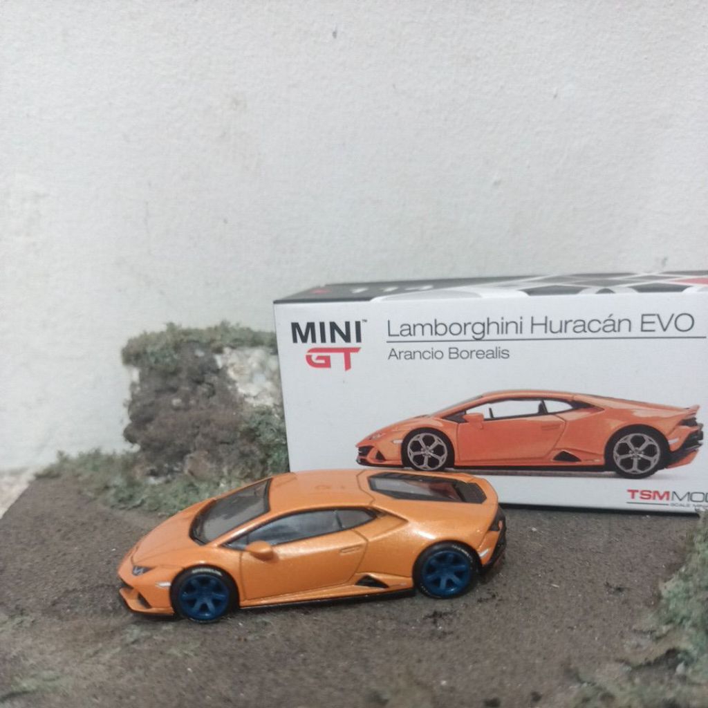 Mini GT//114 Lamborghini Huracan Evo Arancio Borealis - Free Protektor
