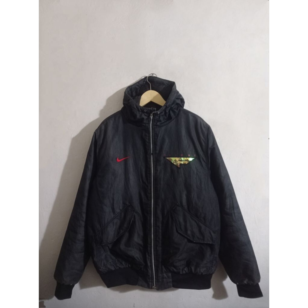 VINTAGE NIKE QUILTED BOMBER JACKET