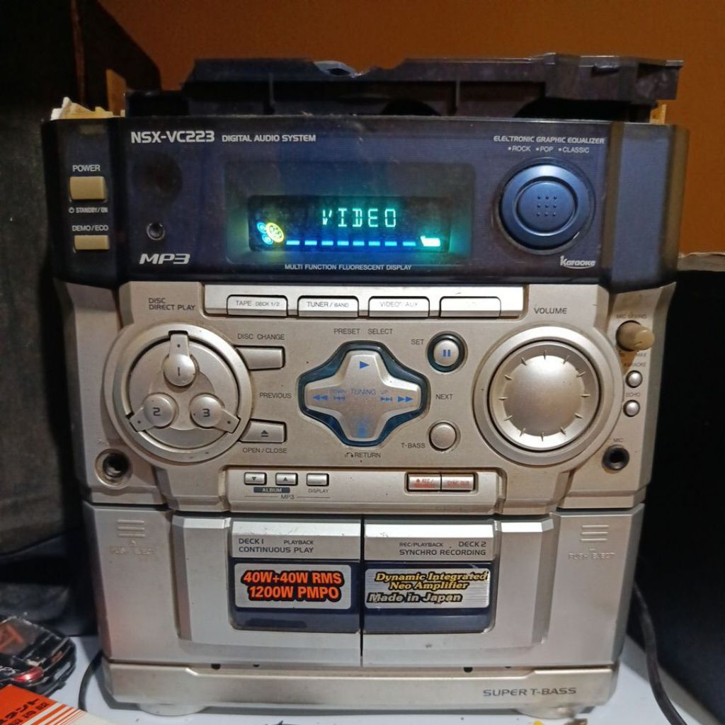 Compo Aiwa nsx-vc223 head unit